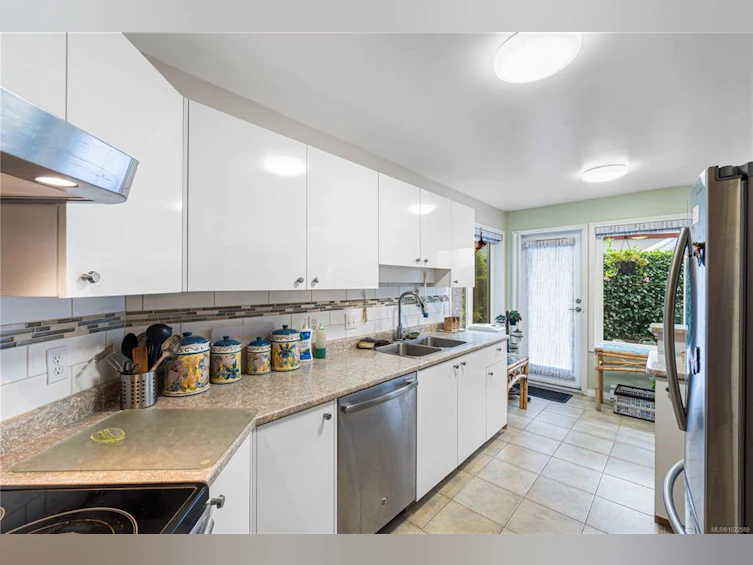 102-320 Selby Street, Nanaimo, BC, V9R 2R5 - 12