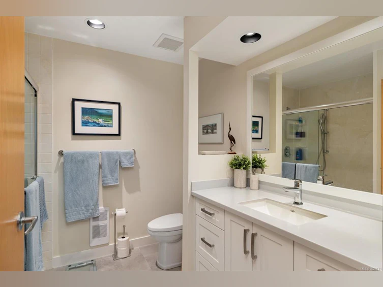 304-5350 Sayward Hill Crescent, Saanich, BC, V8Y 3H9 - 24