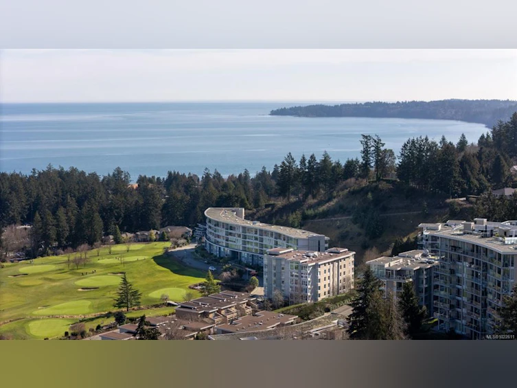 304-5350 Sayward Hill Crescent, Saanich, BC, V8Y 3H9 - 33