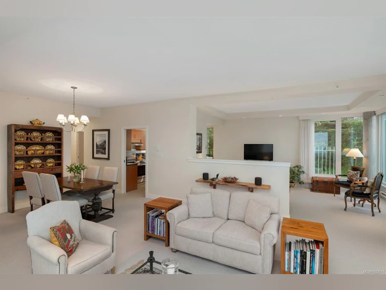 304-5350 Sayward Hill Crescent, Saanich, BC, V8Y 3H9 - 15