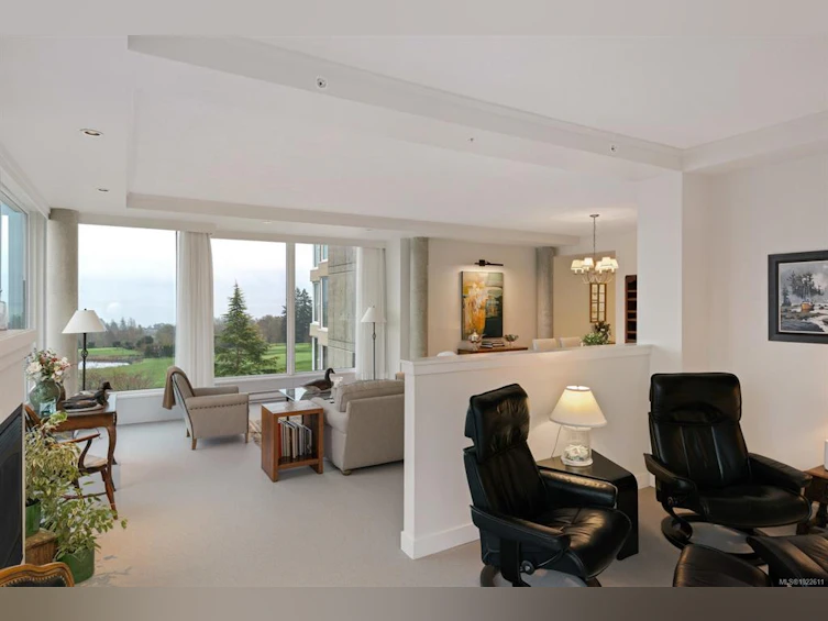 304-5350 Sayward Hill Crescent, Saanich, BC, V8Y 3H9 - 10