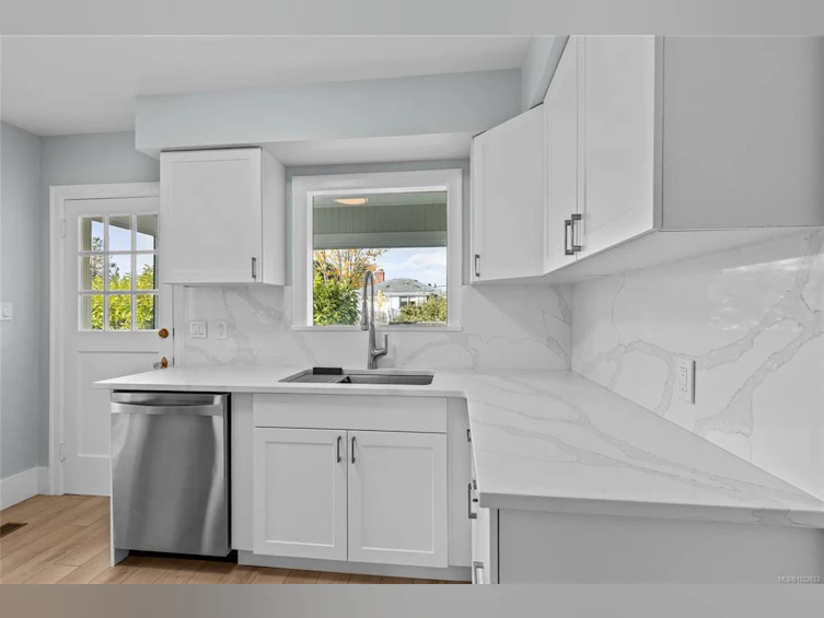 3337 Kingsley Street, Saanich, BC, V8P 4J8 - 13
