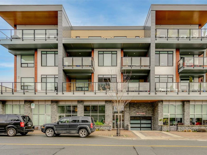302 - 9775 Fourth Street, Sidney BC