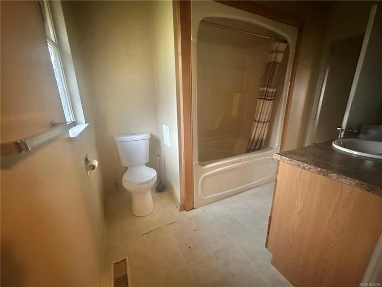 250 Kelsey Way, Kelsey Bay/Sayward, BC, V0P 1R0 - 17