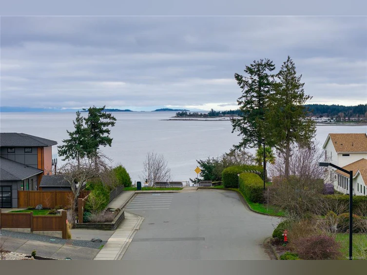 850 Temple Street, Parksville, BC, V9P 2L8 - 49