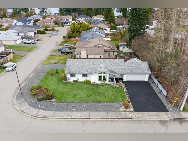 850 Temple Street, Parksville, BC, V9P 2L8 - 43