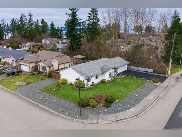850 Temple Street, Parksville, BC, V9P 2L8 - 12