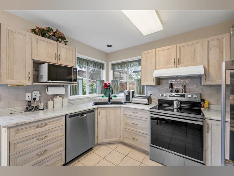 850 Temple Street, Parksville, BC, V9P 2L8 - 3