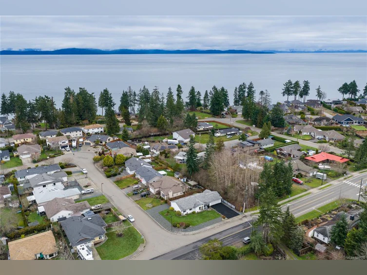 850 Temple Street, Parksville, BC, V9P 2L8 - 47