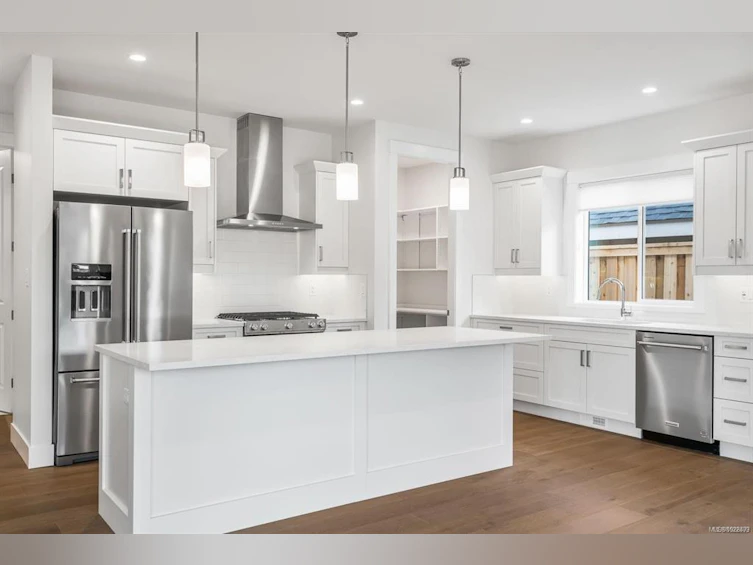 908 Ridgeline Boulevard, French Creek, BC, X1X 1X1 - 8