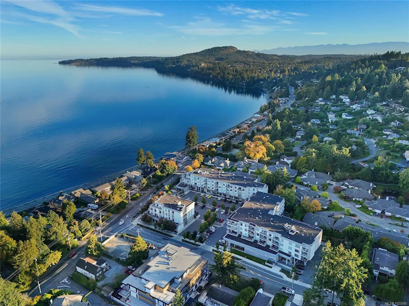 302 - 5118 Cordova Bay Road, Saanich BC