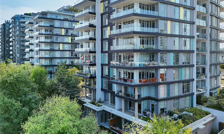 204-379 Tyee Road