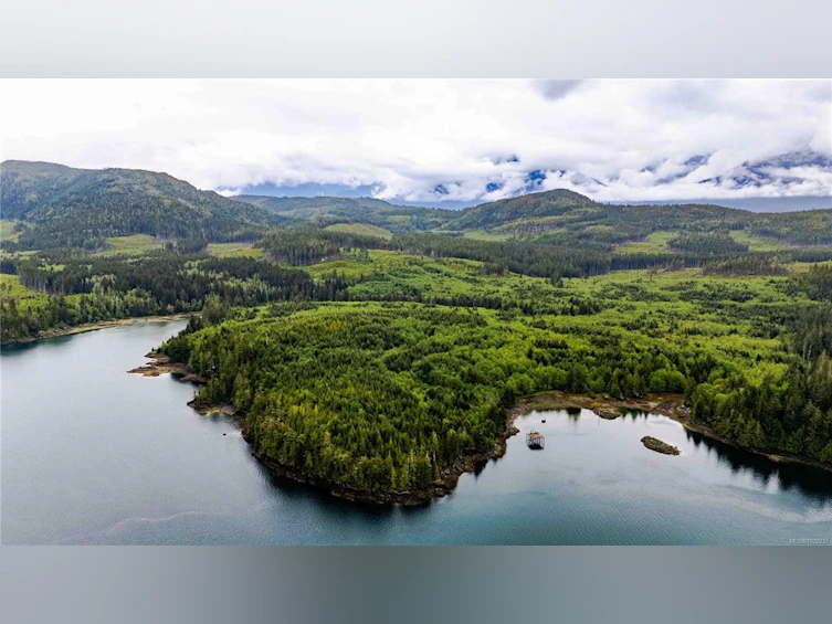 DL1833 Cracroft Island, North Coast Small Islands, BC, V0N 3J0 - 4