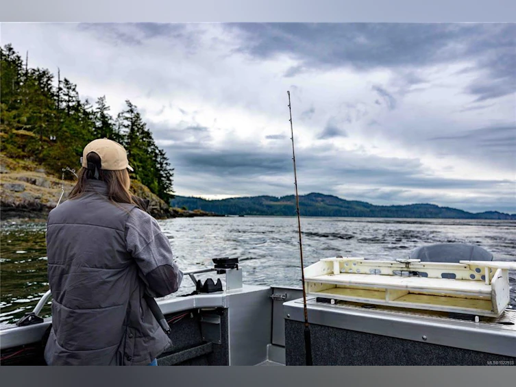 DL1833 Cracroft Island, North Coast Small Islands, BC, V0N 3J0 - 13