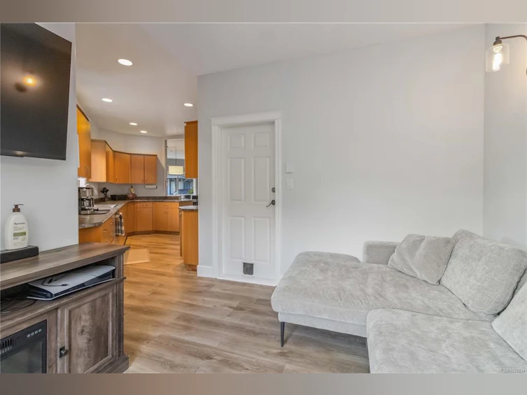 102-951 Goldstream Avenue, Langford, BC, V9B 6S5 - 13