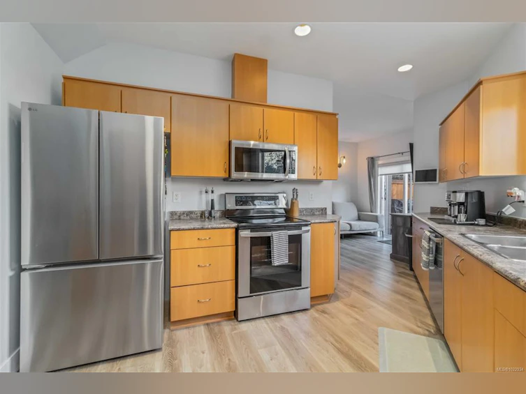 102-951 Goldstream Avenue, Langford, BC, V9B 6S5 - 9