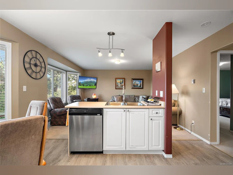 A-6599 Central Saanich Road, Central Saanich, BC, V8Z 5V1 - 4