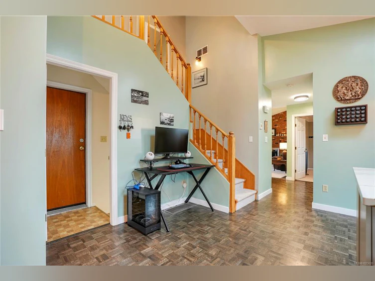 586 Stornoway Drive, Colwood, BC, V9C 3J8 - 2