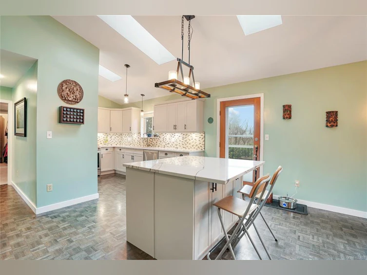 586 Stornoway Drive, Colwood, BC, V9C 3J8 - 8