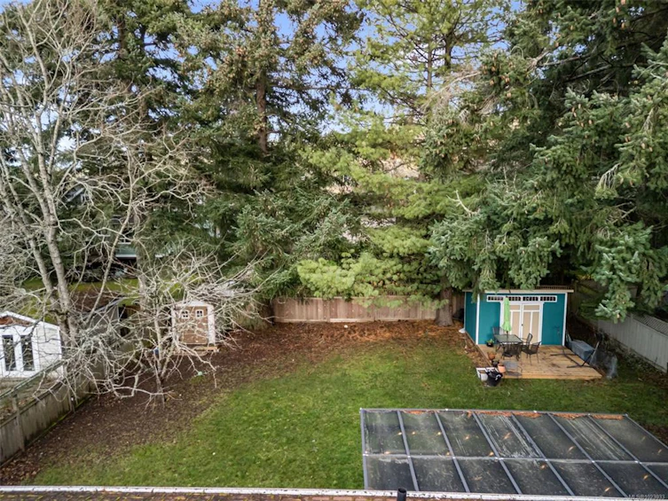 1232 Pearce Crescent, Saanich, BC, V8X 3S9 - 28