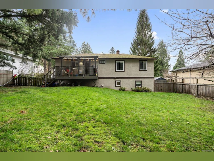 1232 Pearce Crescent, Saanich, BC, V8X 3S9 - 4