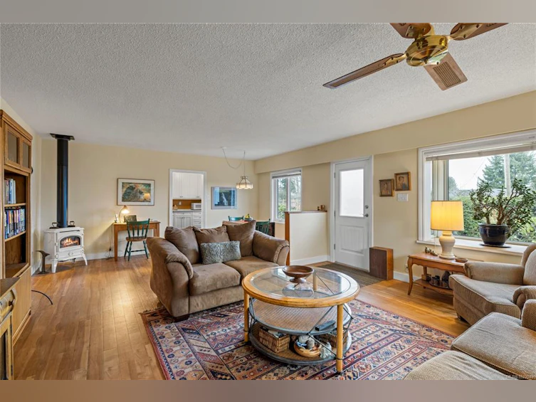 130 Marks Avenue, Parksville, BC, V9P 1L8 - 3