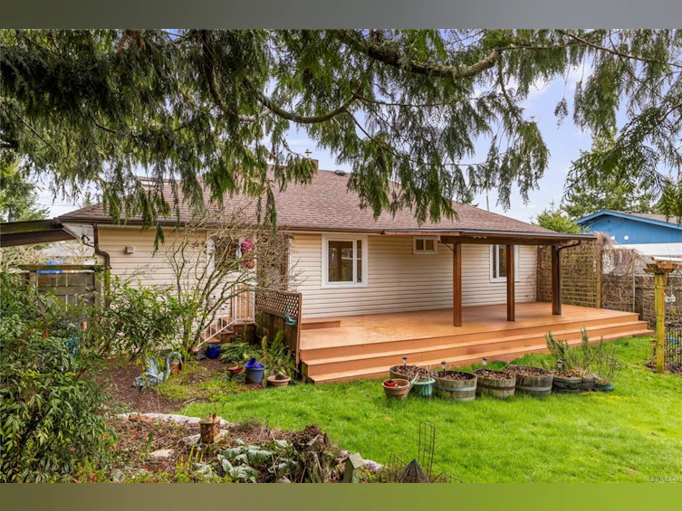 130 Marks Avenue, Parksville, BC, V9P 1L8 - 35