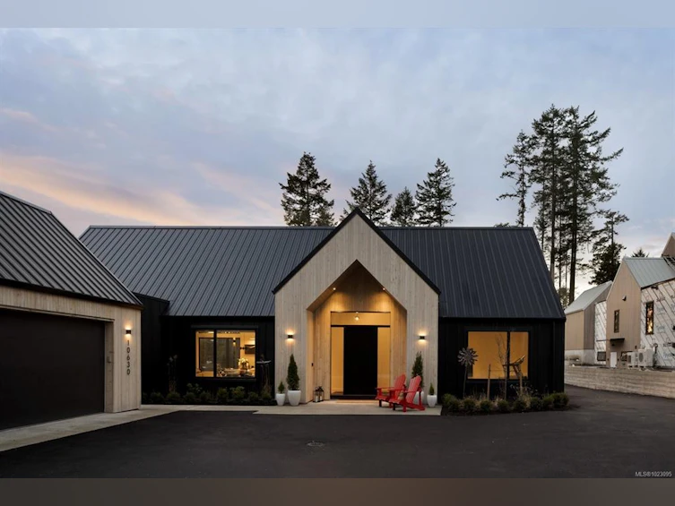 10630 Derrick Road, North Saanich, BC, V8L 5M8 - 2