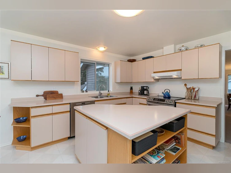 875 Clarke Road, Central Saanich, BC, V8M 2G1 - 10