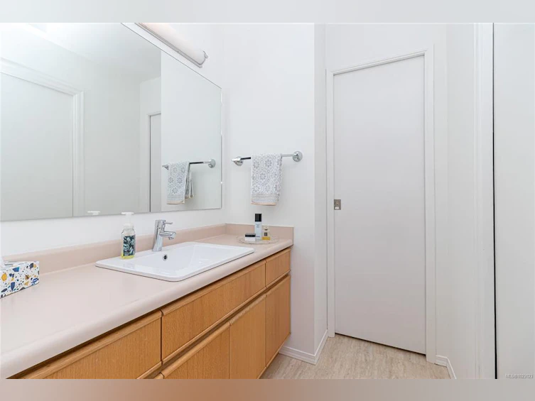 875 Clarke Road, Central Saanich, BC, V8M 2G1 - 26