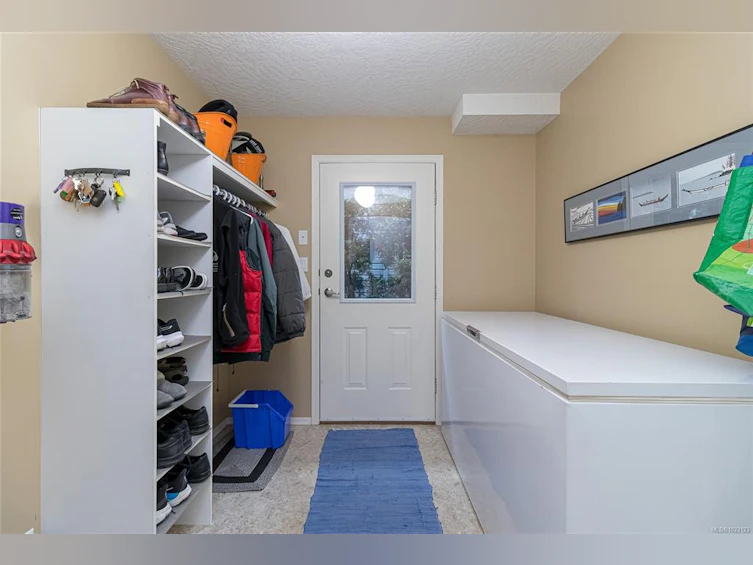 875 Clarke Road, Central Saanich, BC, V8M 2G1 - 32