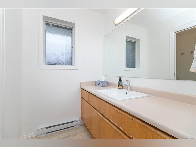 875 Clarke Road, Central Saanich, BC, V8M 2G1 - 22