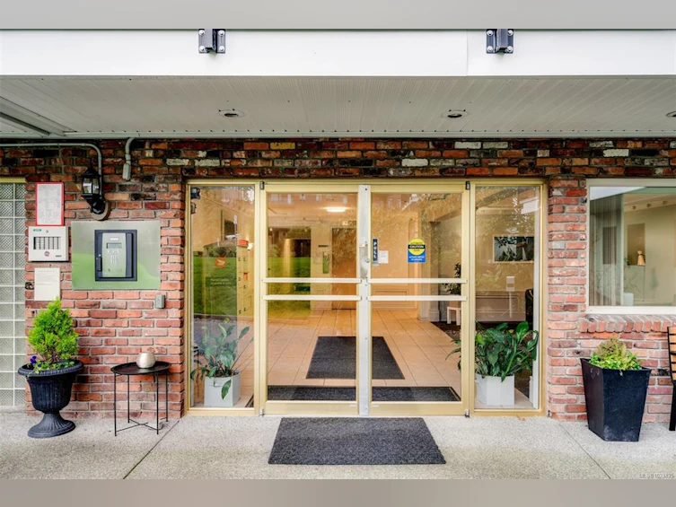 209-1680 Poplar Avenue, Saanich, BC, V8P 4K7 - 34