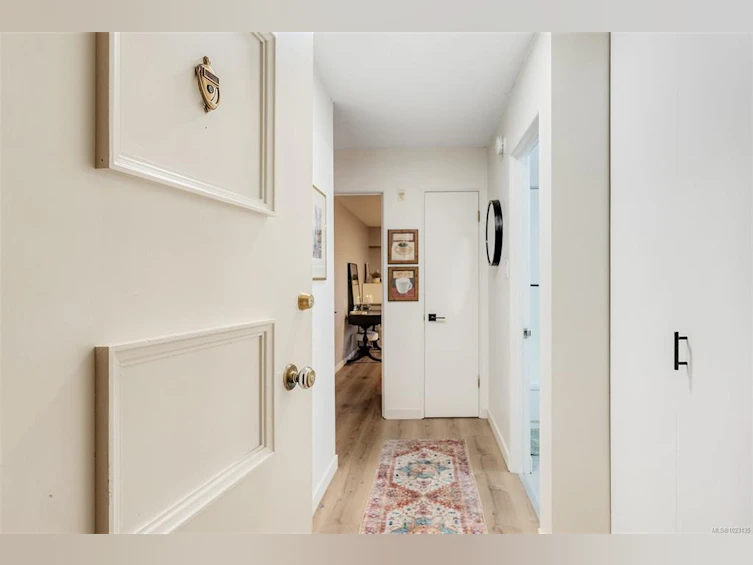 209-1680 Poplar Avenue, Saanich, BC, V8P 4K7 - 4