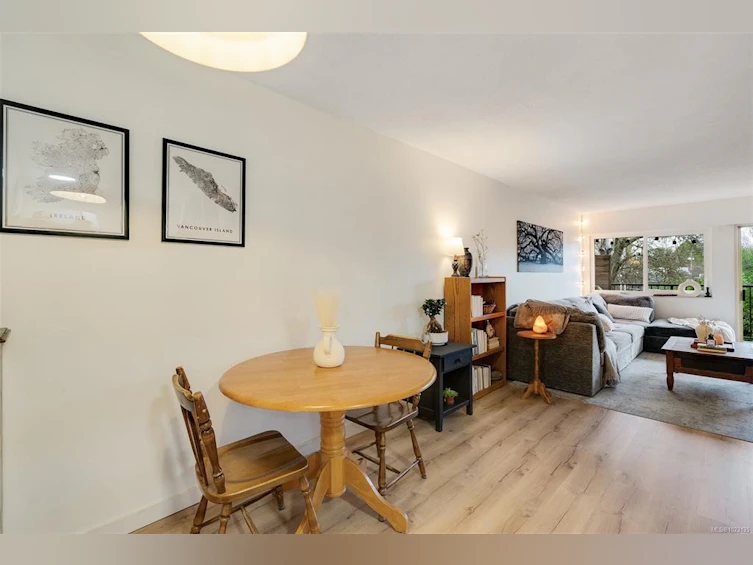 209-1680 Poplar Avenue, Saanich, BC, V8P 4K7 - 15