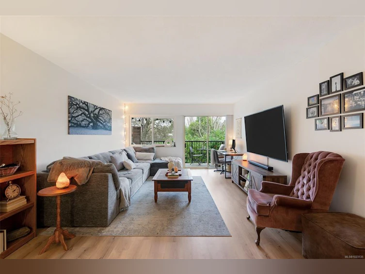209-1680 Poplar Avenue, Saanich, BC, V8P 4K7 - 5
