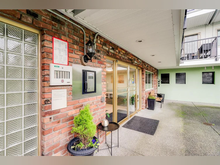 209-1680 Poplar Avenue, Saanich, BC, V8P 4K7 - 33