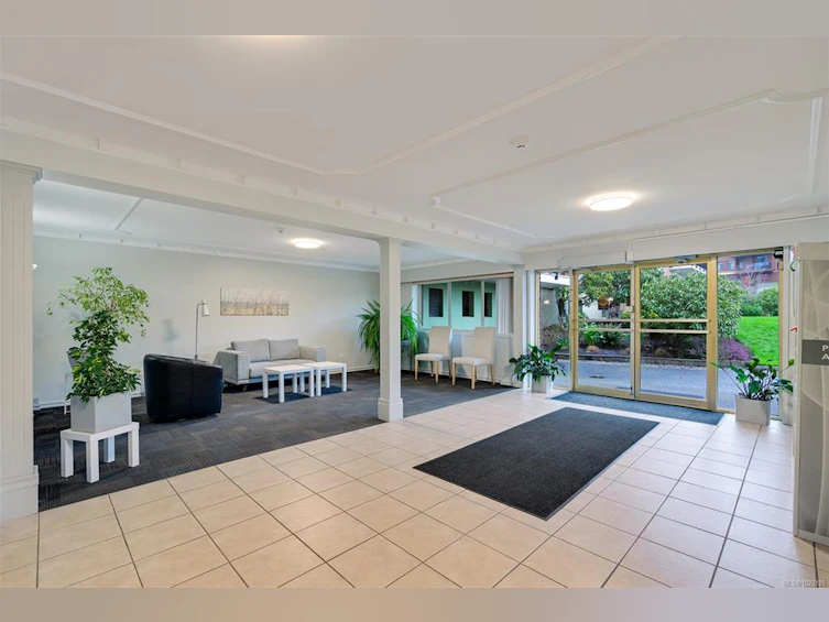 209-1680 Poplar Avenue, Saanich, BC, V8P 4K7 - 32
