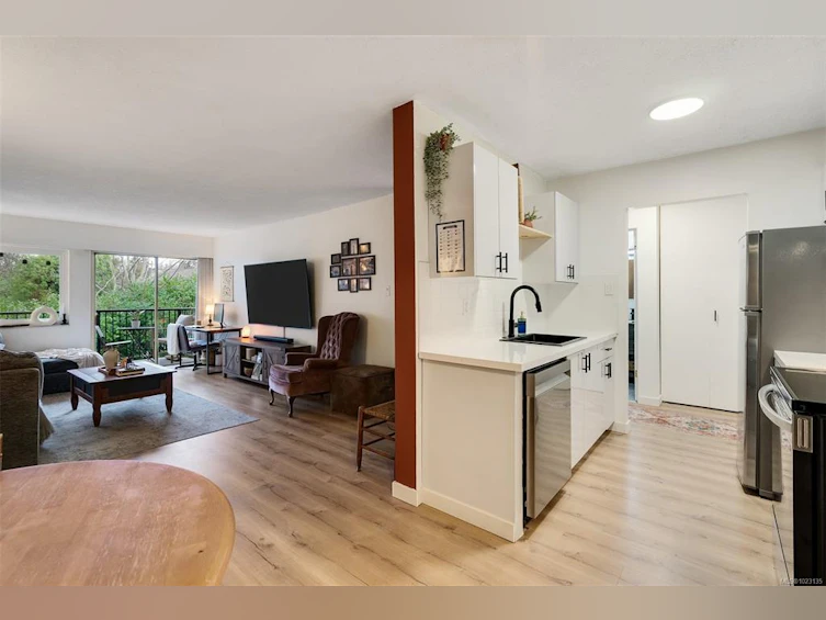 209-1680 Poplar Avenue, Saanich, BC, V8P 4K7 - 17