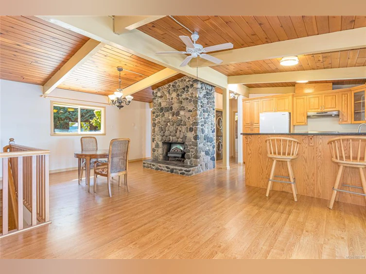 4731 Maple Guard Drive, Bowser/Deep Bay, BC, V0R 1G0 - 4