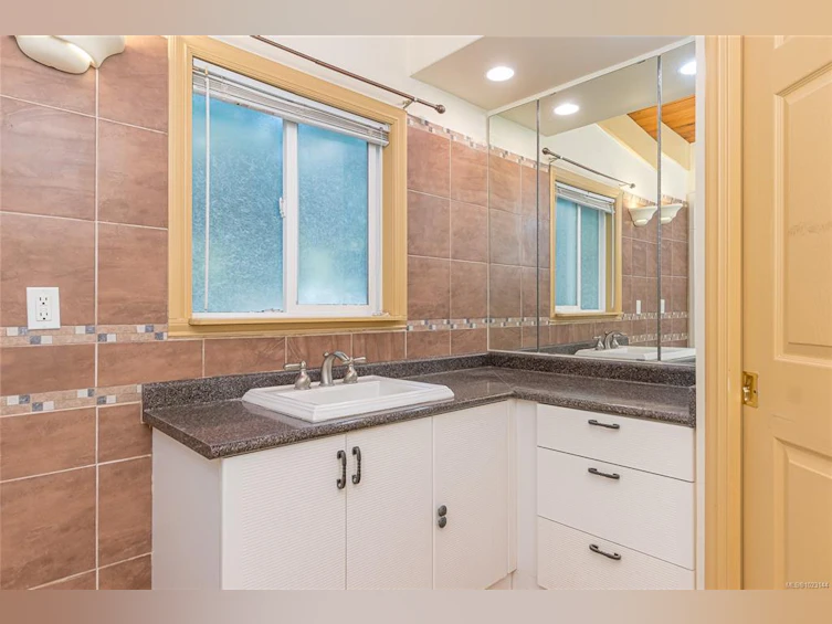 4731 Maple Guard Drive, Bowser/Deep Bay, BC, V0R 1G0 - 29