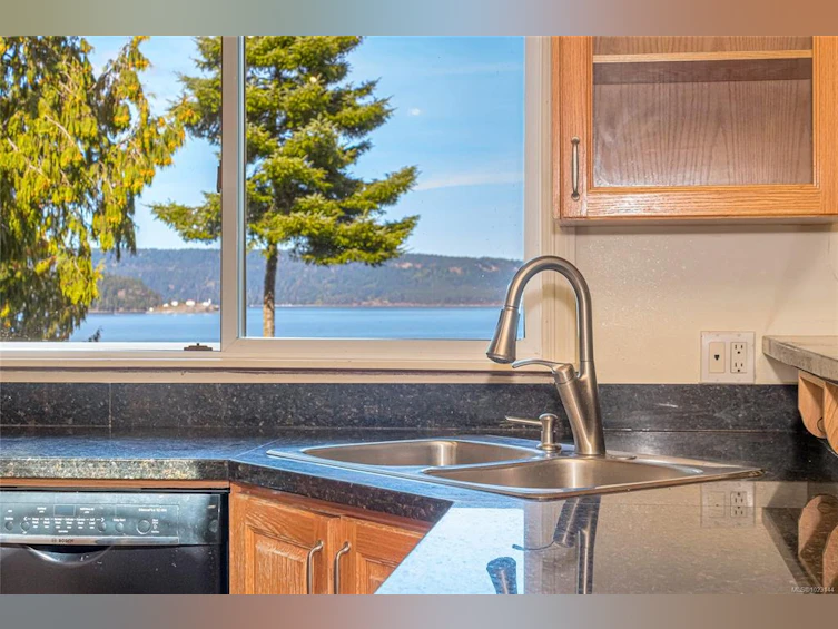 4731 Maple Guard Drive, Bowser/Deep Bay, BC, V0R 1G0 - 18