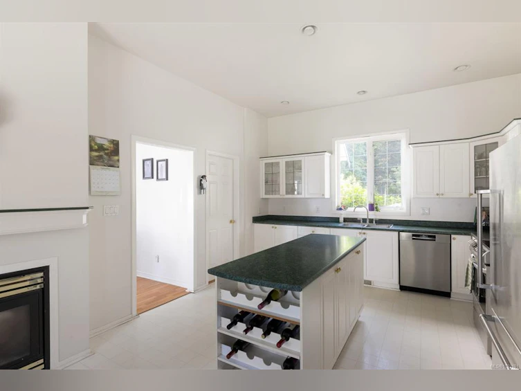 560 Salmon Road, North Saanich, BC, V8M 1S5 - 22