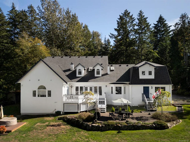 560 Salmon Road, North Saanich, BC, V8M 1S5 - 4