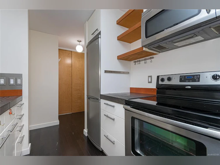 1005-1630 Quadra Street, Victoria, BC, V8W 3J5 - 13
