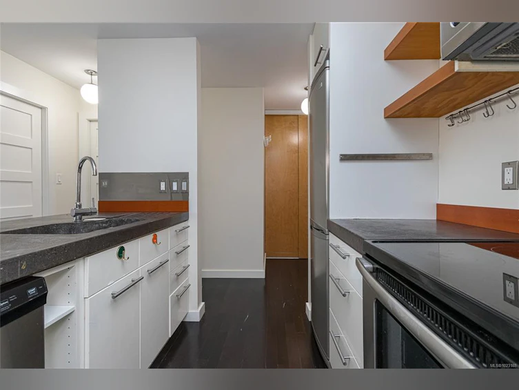 1005-1630 Quadra Street, Victoria, BC, V8W 3J5 - 14