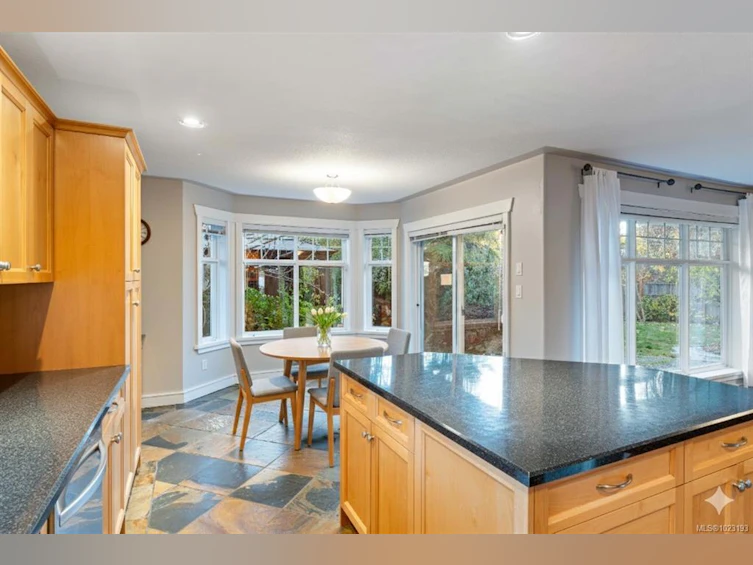 610 Forsyth Avenue, Parksville, BC, V9P 1G9 - 2