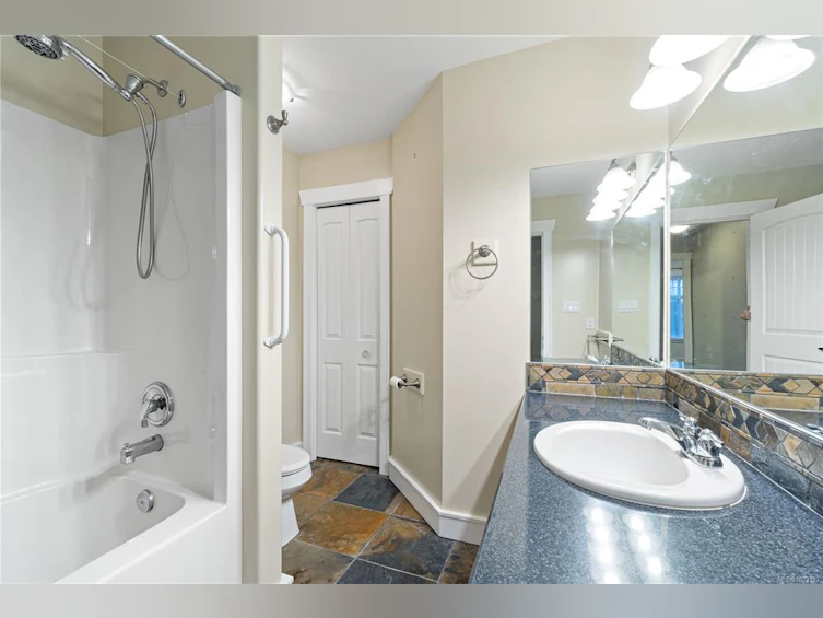 610 Forsyth Avenue, Parksville, BC, V9P 1G9 - 11