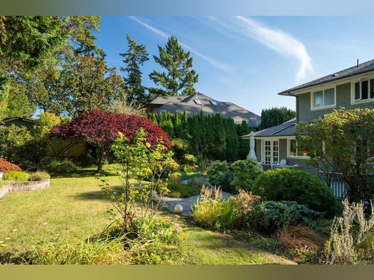 2944 Tudor Avenue, Saanich, BC, V8N 1M1 - 45