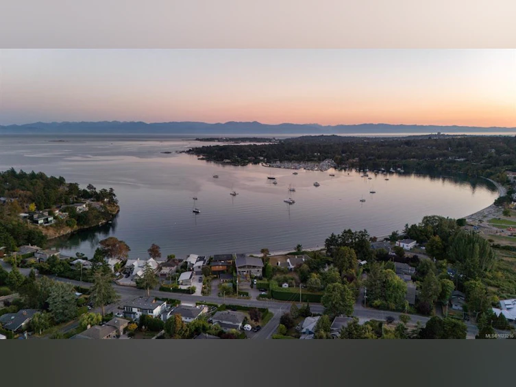 2944 Tudor Avenue, Saanich, BC, V8N 1M1 - 50